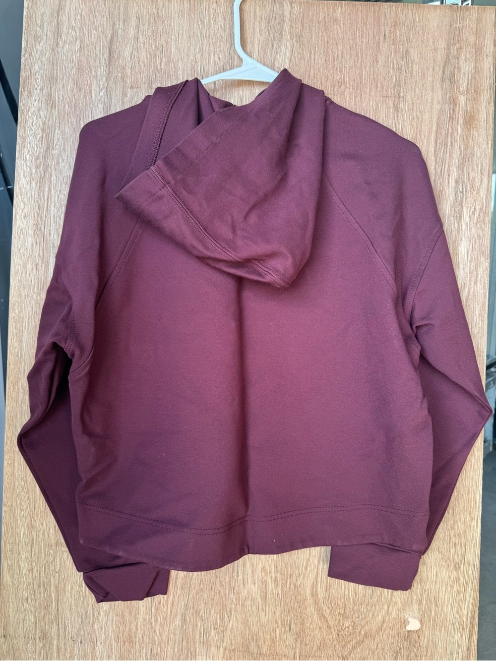 Madewell Women’s Cropped Hooded Pullover Sweatshirt - Burgundy - Picture 4 of 5